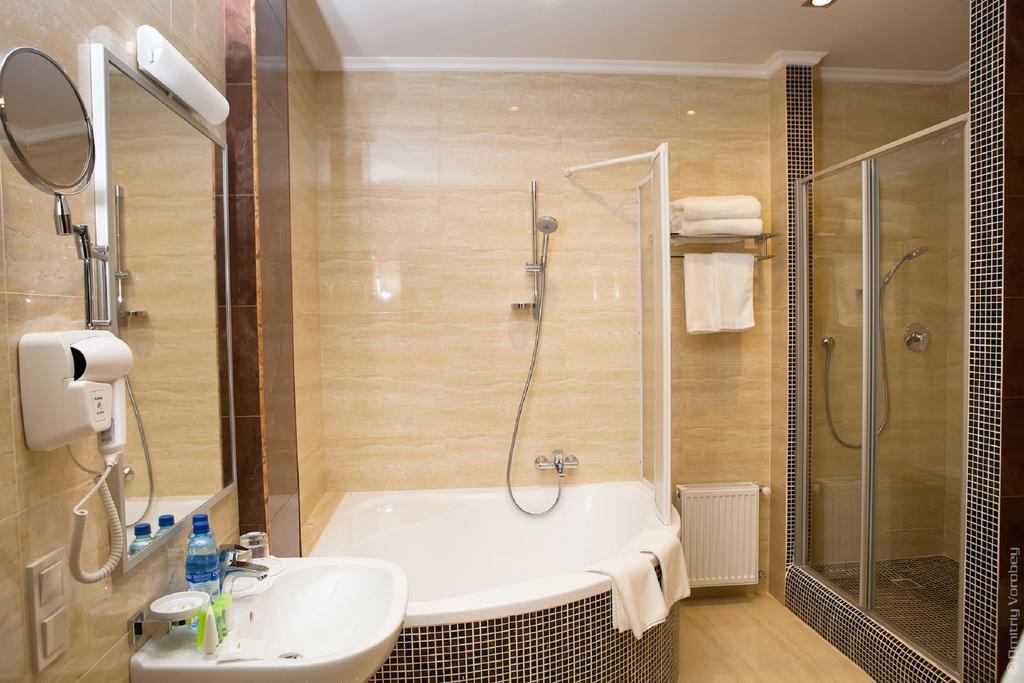 Kiroff Hotel Jarkov Habitación foto